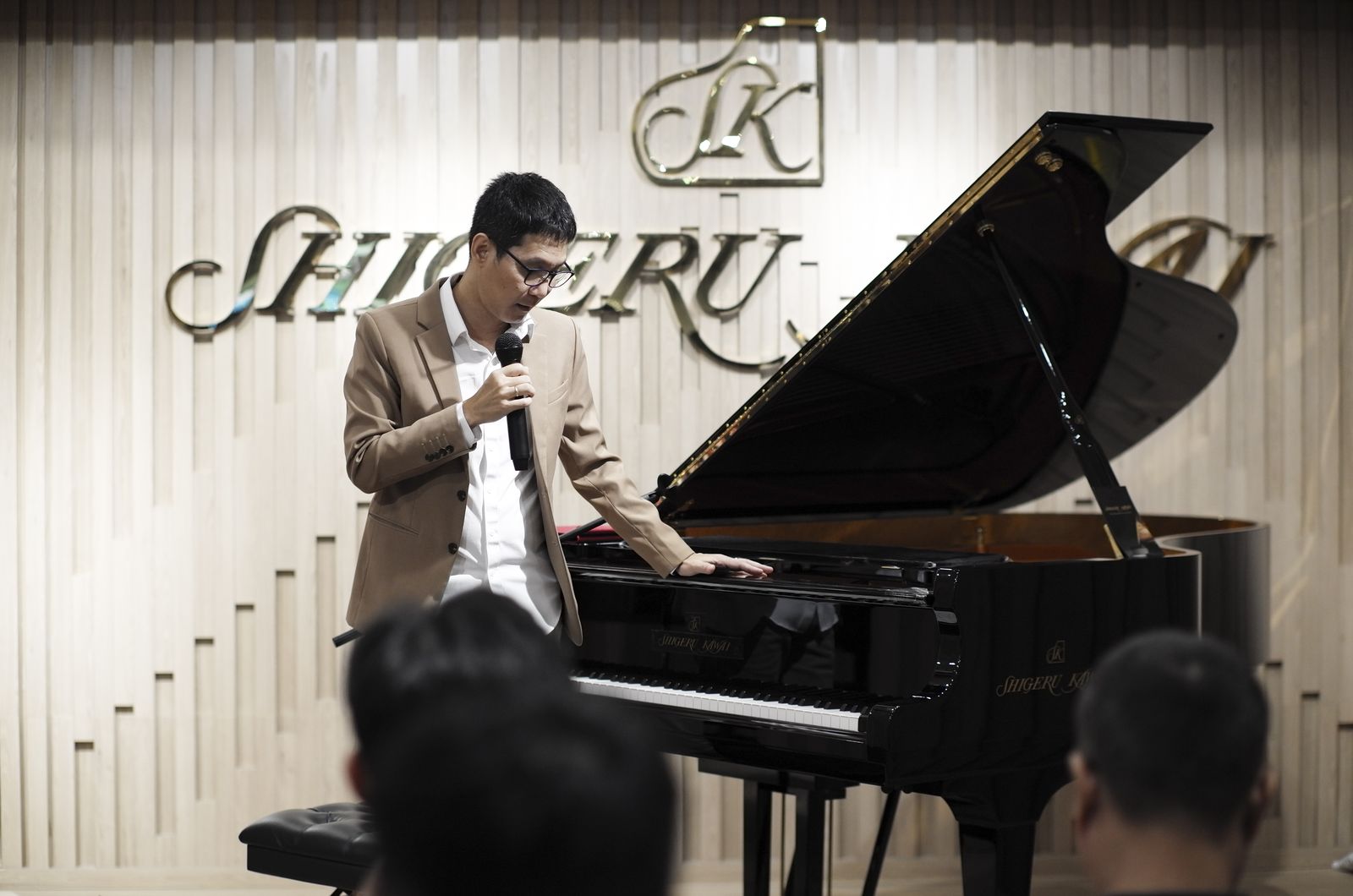 Nhạc sĩ Hoài Sa chia sẻ về đàn Shigeru Kawai tại Hội nghị khách hàng Việt Thương Music 2024