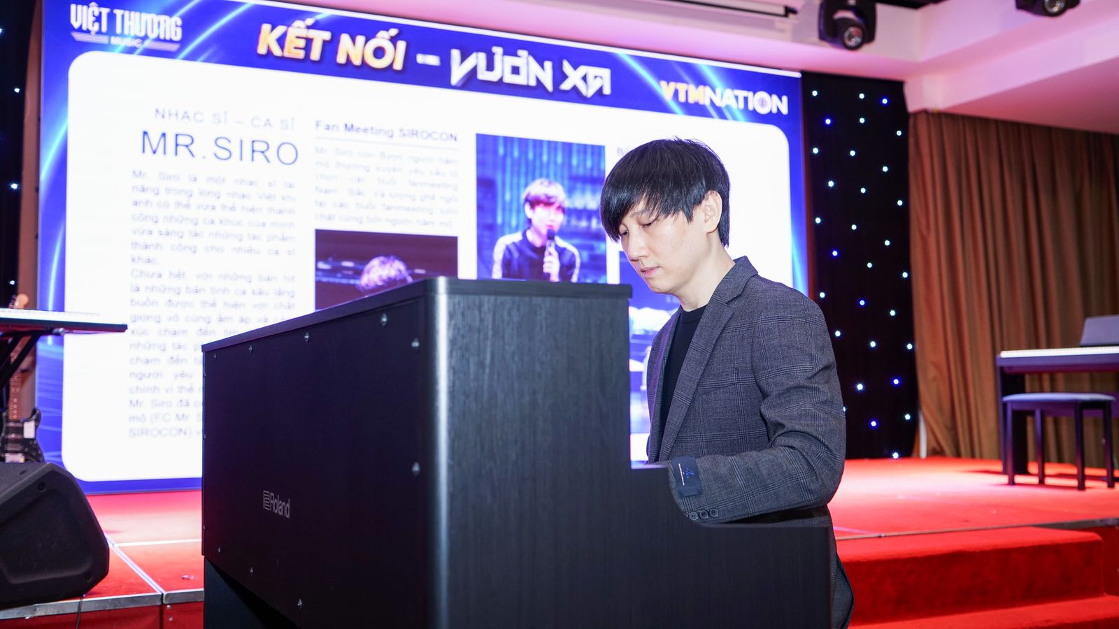 Nhạc sĩ Mr. Siro trình diễn tại Hội nghị khách hàng Việt Thương Music 2025 Kết Nối – Vươn Xa