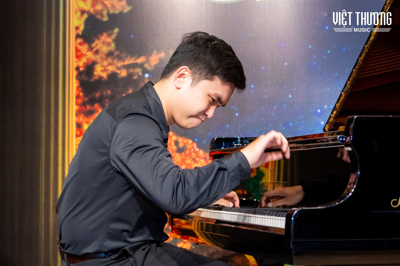 Nghệ sĩ biểu diễn tại đêm nhạc October Melodies