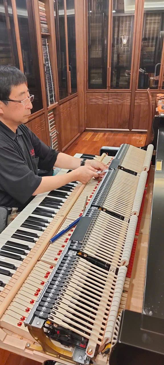 Cận cảnh bộ máy đàn Shigeru Kawai