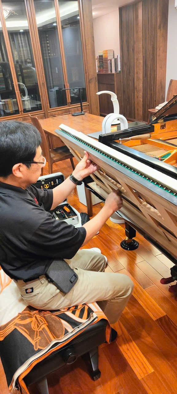 Nghệ nhân Otake cân chỉnh bộ máy