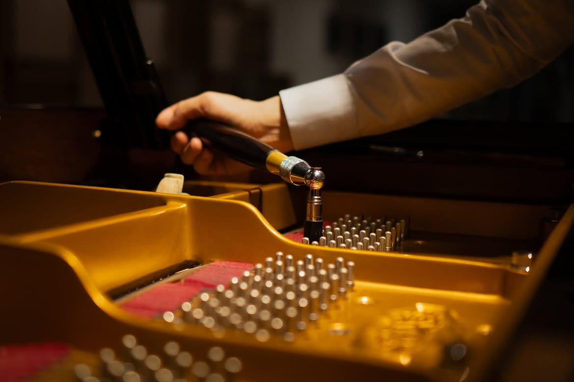 Lên dây đàn piano – chỉnh chuẩn cao độ từng dây