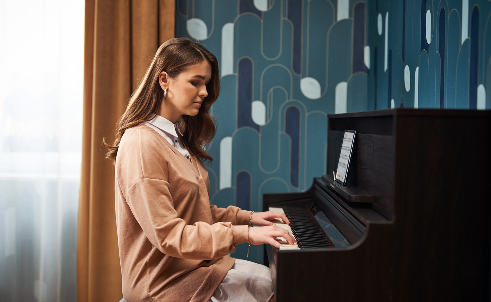 Roland LX Series