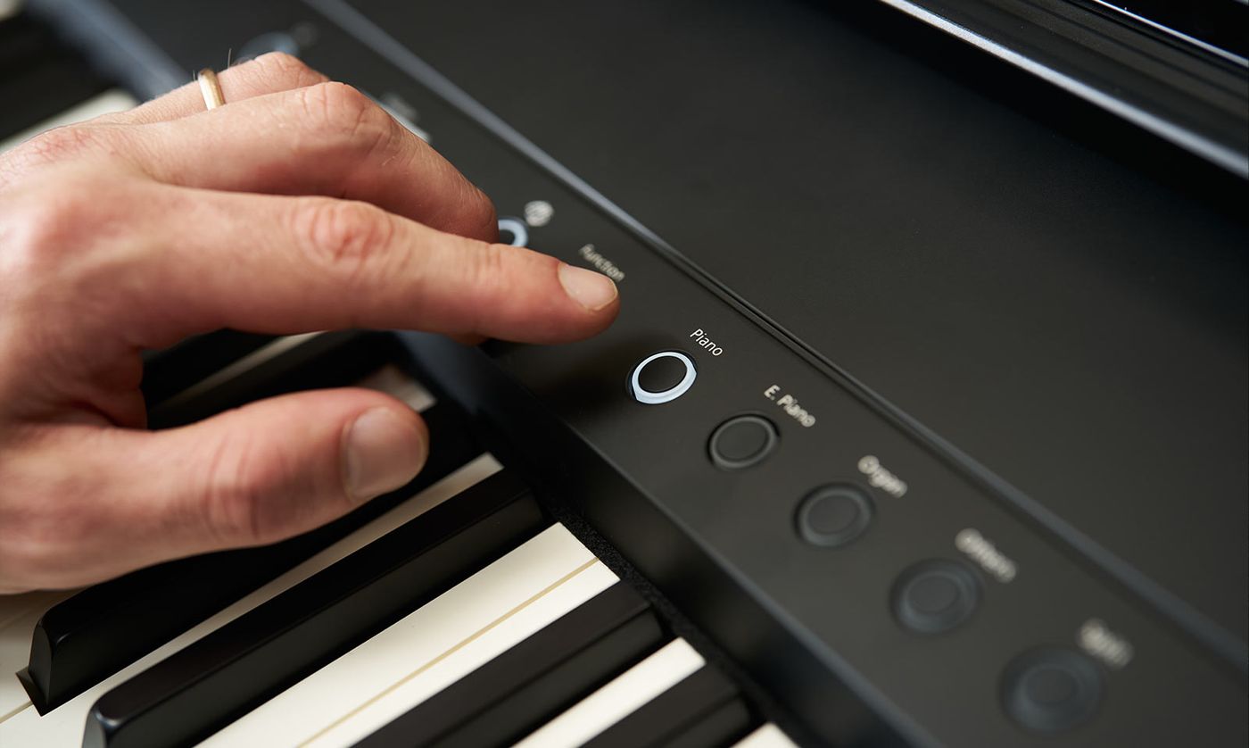 Nút chức năng trên đàn Roland FP-40