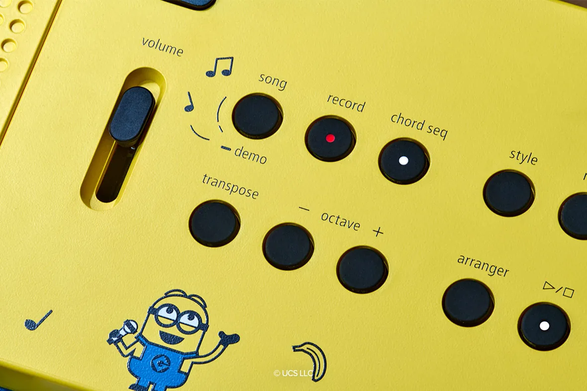 Bảng nút điều khiển in hình Minion trên đàn Roland GO:KEYS 3 Minion
